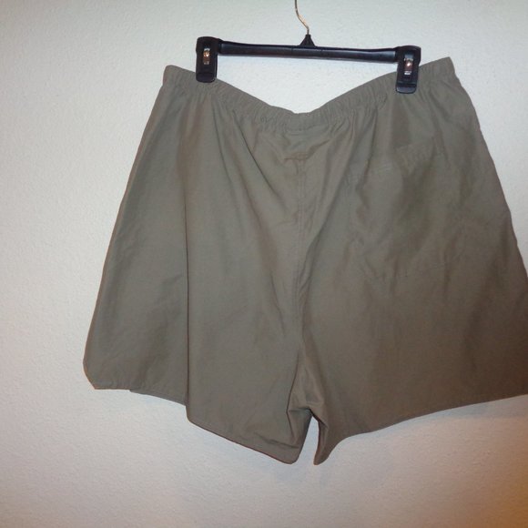 NWT ESSENTIALS FEAR OF GOD VOLLEY SHORTS HARVEST SIZE L / LARGE - Picture 5 of 6